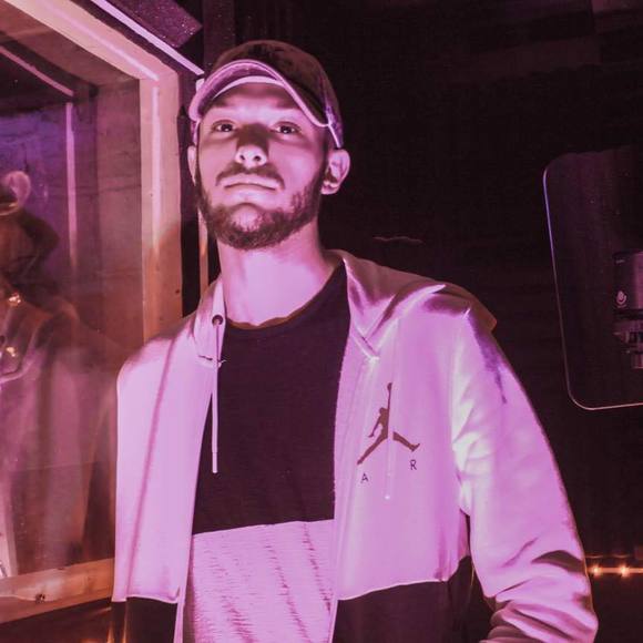 Meet your Posher, Alex - Picture 1 of 1